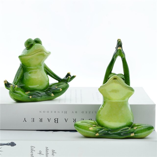 #174 Yoga Green Frog Figurines